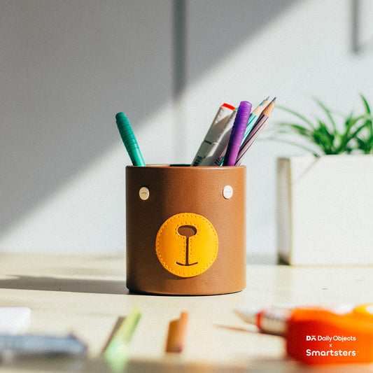 Bearcub Pen Stand